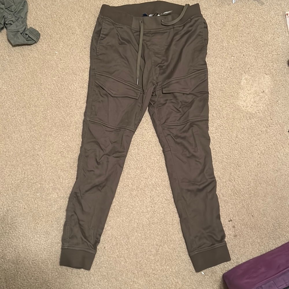 H&M olive cargos medium. Used